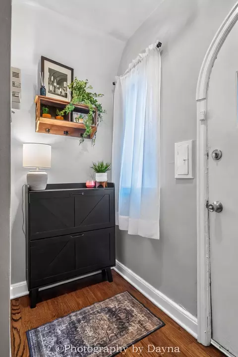 Entry Way - 924 S Myrtle Ave, Kankakee, IL 60901 photo 2 of 7