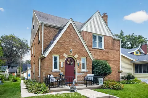 Exterior - 924 S Myrtle Ave, Kankakee, IL 60901 photo 3 of 9