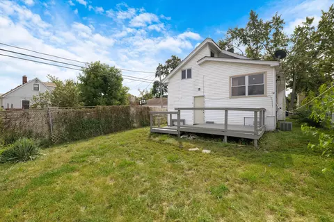 Exterior - 13 W 37th St, Steger, IL 60475 photo 4 of 5