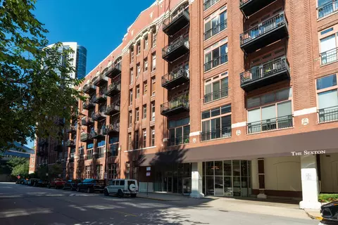 360 W Illinois St #8A, Chicago, IL 60654