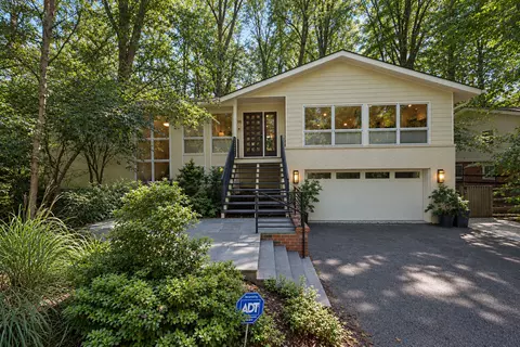8313 Still Spring Ct, Bethesda, MD 20817