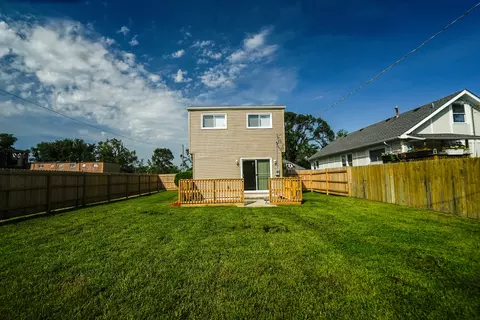 Exterior - 17089 Crane Ave, Hazel Crest, IL 60429 photo 6 of 9