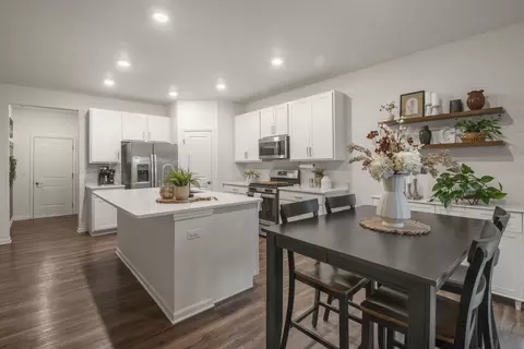 Kitchen - 1009 Draper Rd, Mchenry, IL 60050 photo 2 of 2