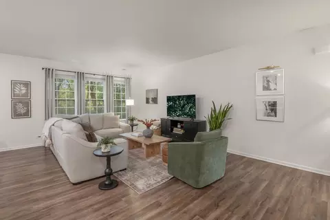 Living - 1009 Draper Rd, Mchenry, IL 60050 photo 1 of 1