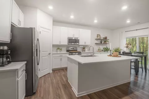 Kitchen - 1009 Draper Rd, Mchenry, IL 60050 photo 1 of 2