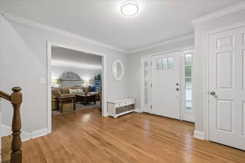 Entry Way - 2701 Old Mill Ln, Rolling Meadows, IL 60008 photo 2 of 4