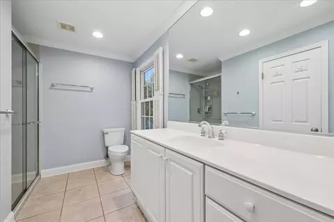 Bath - 2701 Old Mill Ln, Rolling Meadows, IL 60008 photo 2 of 3