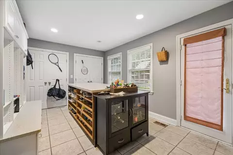 Entry Way - 2701 Old Mill Ln, Rolling Meadows, IL 60008 photo 4 of 4