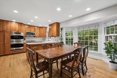 Kitchen - 2701 Old Mill Ln, Rolling Meadows, IL 60008 photo 2 of 3