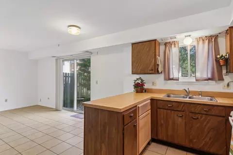Kitchen - 45 Willow Cir, Cary, IL 60013 photo 5 of 5