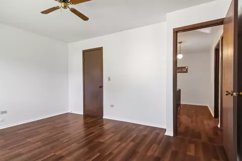 Bedroom - 45 Willow Cir, Cary, IL 60013 photo 2 of 6