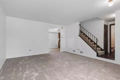 Living - 45 Willow Cir, Cary, IL 60013 photo 2 of 3