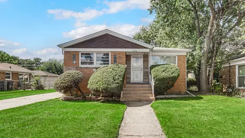 15452 Woodlawn East Ave, South Holland, IL 60473