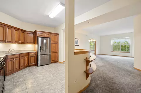 Kitchen - 3125 Town Square Dr #401, Rolling Meadows, IL 60008 photo 1 of 3