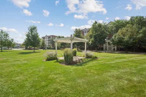 Exterior - 3125 Town Square Dr #401, Rolling Meadows, IL 60008 photo 4 of 4