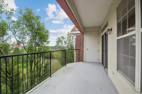 Exterior - 3125 Town Square Dr #401, Rolling Meadows, IL 60008 photo 1 of 4