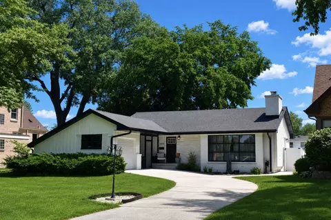 9525 Parkside Ave, Oak Lawn, IL 60453