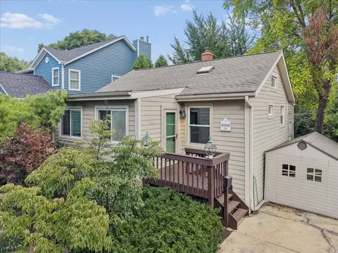 67 Grove Ave, Glen Ellyn, IL 60137