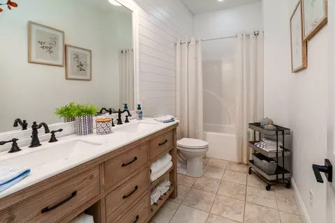 Bath - 1505 Gleneagle Dr, Marion, IL 62959 photo 6 of 7