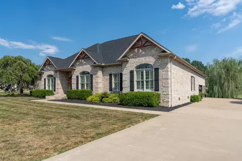 Exterior - 1505 Gleneagle Dr, Marion, IL 62959 photo 2 of 30