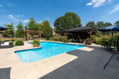 Exterior - 1505 Gleneagle Dr, Marion, IL 62959 photo 14 of 30