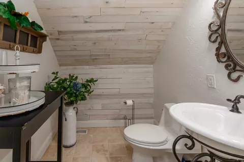 Bath - 1505 Gleneagle Dr, Marion, IL 62959 photo 7 of 7