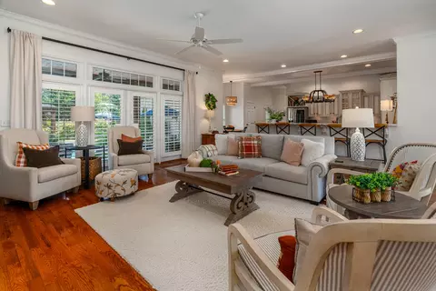 Living - 1505 Gleneagle Dr, Marion, IL 62959 photo 1 of 4