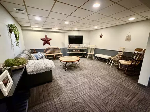 Living - 5024 Spring Rd, Mchenry, IL 60050 photo 3 of 4