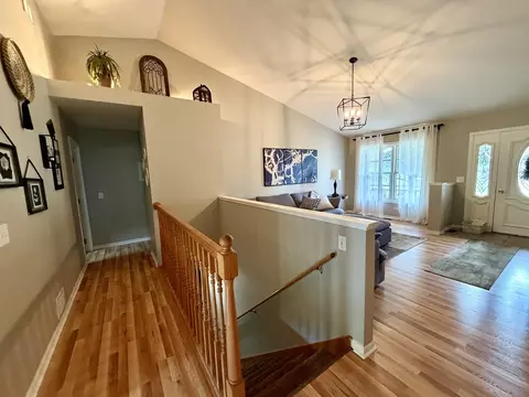 Entry Way - 5024 Spring Rd, Mchenry, IL 60050 photo 2 of 2