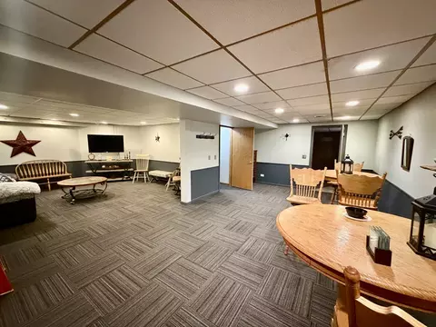 Living - 5024 Spring Rd, Mchenry, IL 60050 photo 4 of 4