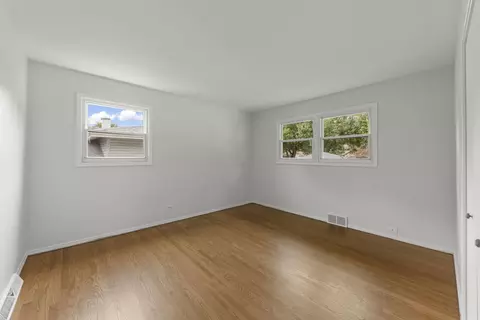 Bedroom - 1302 Coolidge Ave, Wheaton, IL 60189 photo 1 of 4