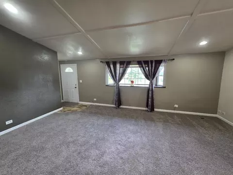 Living - 306 Edwards St, Payson, IL 62360 photo 1 of 4