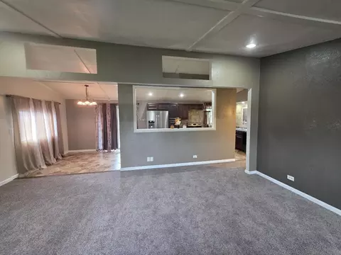Living - 306 Edwards St, Payson, IL 62360 photo 3 of 4