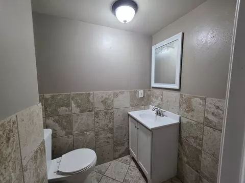 Bath - 306 Edwards St, Payson, IL 62360 photo 2 of 2