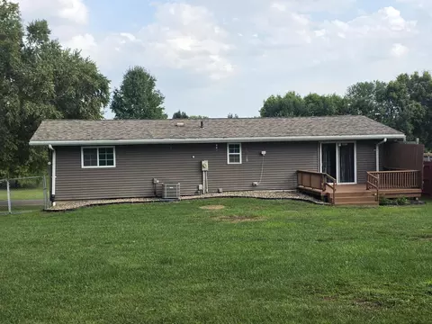Exterior - 306 Edwards St, Payson, IL 62360 photo 7 of 8