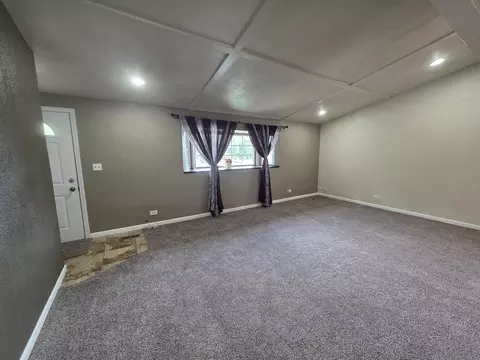 Living - 306 Edwards St, Payson, IL 62360 photo 2 of 4
