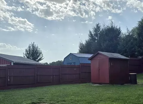 Exterior - 306 Edwards St, Payson, IL 62360 photo 6 of 8