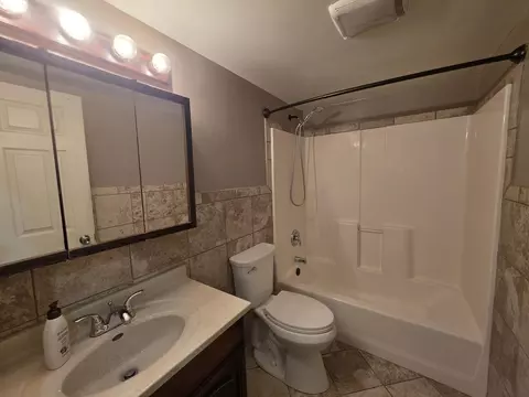 Bath - 306 Edwards St, Payson, IL 62360 photo 1 of 2