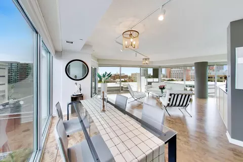 Dining - 1720 Maple Ave #910, Evanston, IL 60201 photo 4 of 5