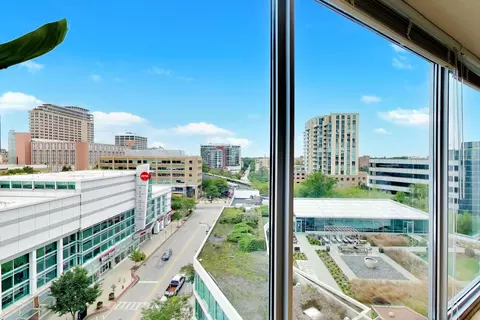 View/Area - 1720 Maple Ave #910, Evanston, IL 60201 photo 2 of 8