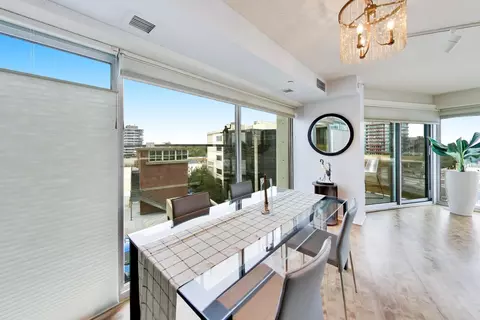 Dining - 1720 Maple Ave #910, Evanston, IL 60201 photo 3 of 5