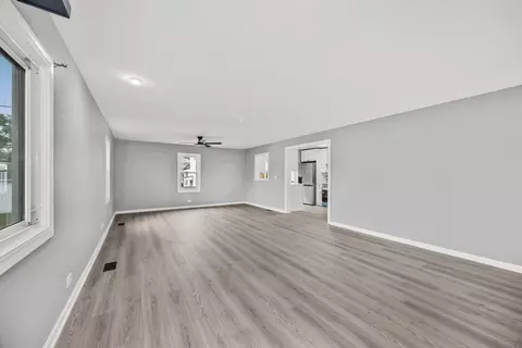 Living - 3250 186th St, Lansing, IL 60438 photo 3 of 5