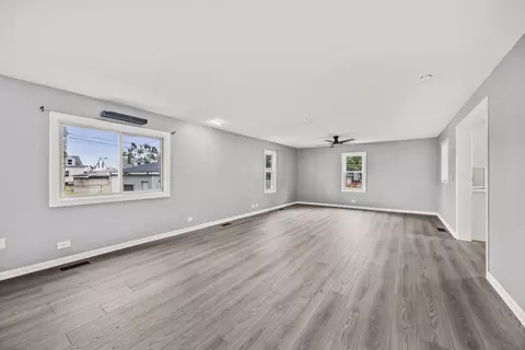 Living - 3250 186th St, Lansing, IL 60438 photo 4 of 5