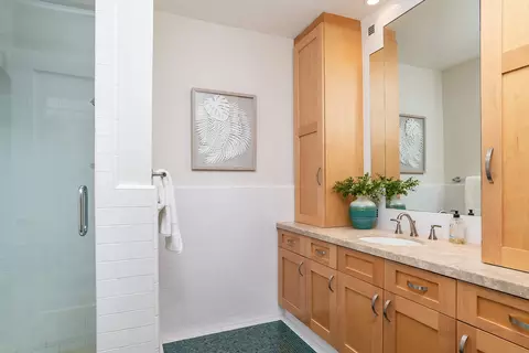 Bath - 791 27th St, San Francisco, CA 94131 photo 4 of 5