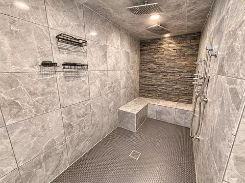 Bath - Undisclosed, Mchenry, IL 60050 photo 3 of 3