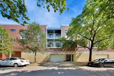 3735 N Wolcott Ave #11, Chicago, IL 60613