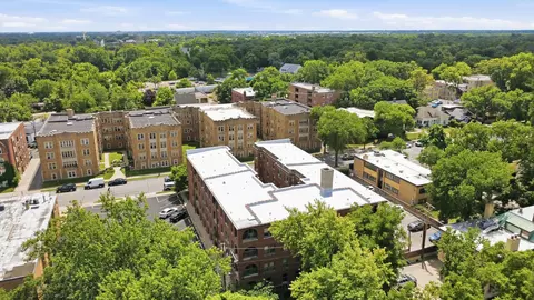 View/Area - 52 Forest Ave #2N, Riverside, IL 60546 photo 1 of 4
