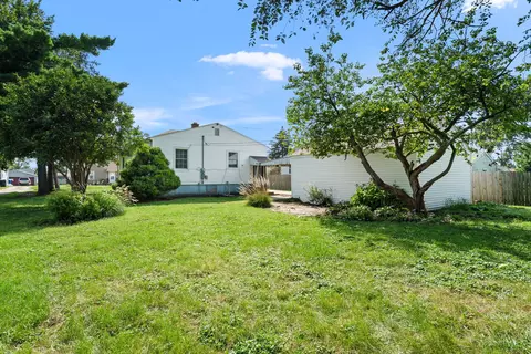 Exterior - 2629 39th Ave, Moline, IL 61265 photo 6 of 8