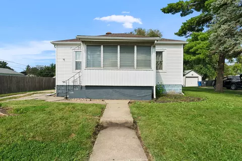 Exterior - 2629 39th Ave, Moline, IL 61265 photo 1 of 8
