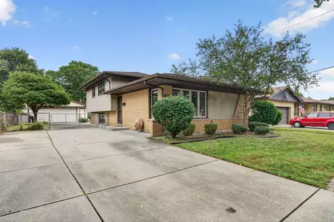 9915 S Kenton Ave, Oak Lawn, IL 60453